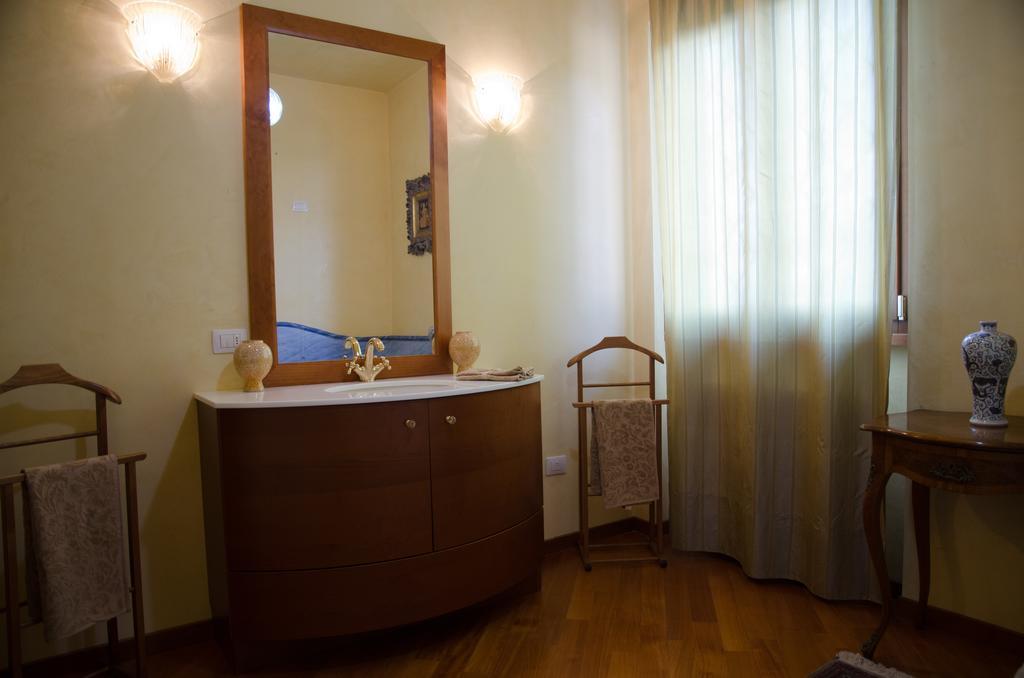 B&B Serena Prato Rum bild